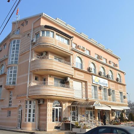 Vip Hotel Skopje - New Management Exteriör bild