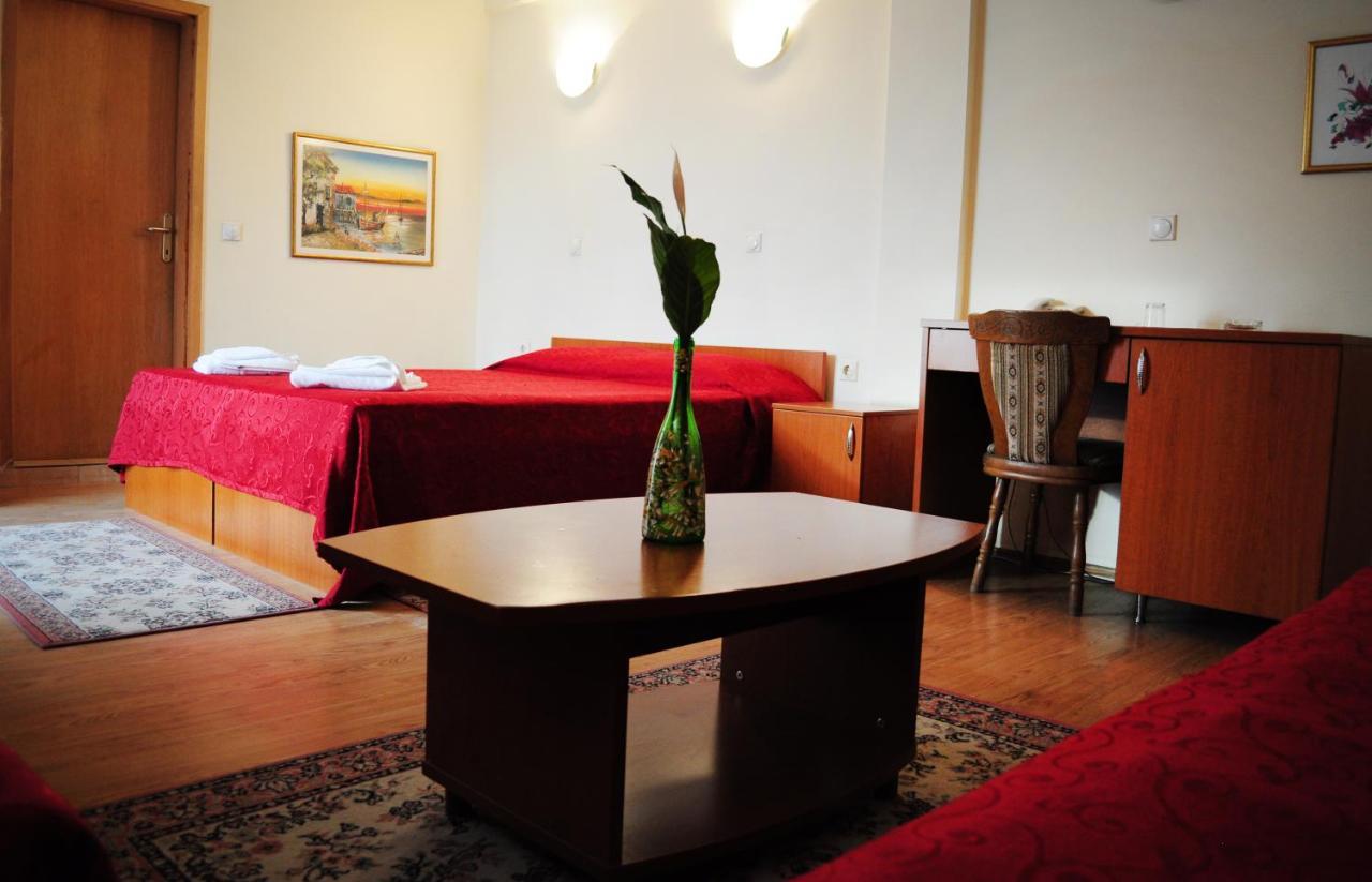 Vip Hotel Skopje - New Management Exteriör bild