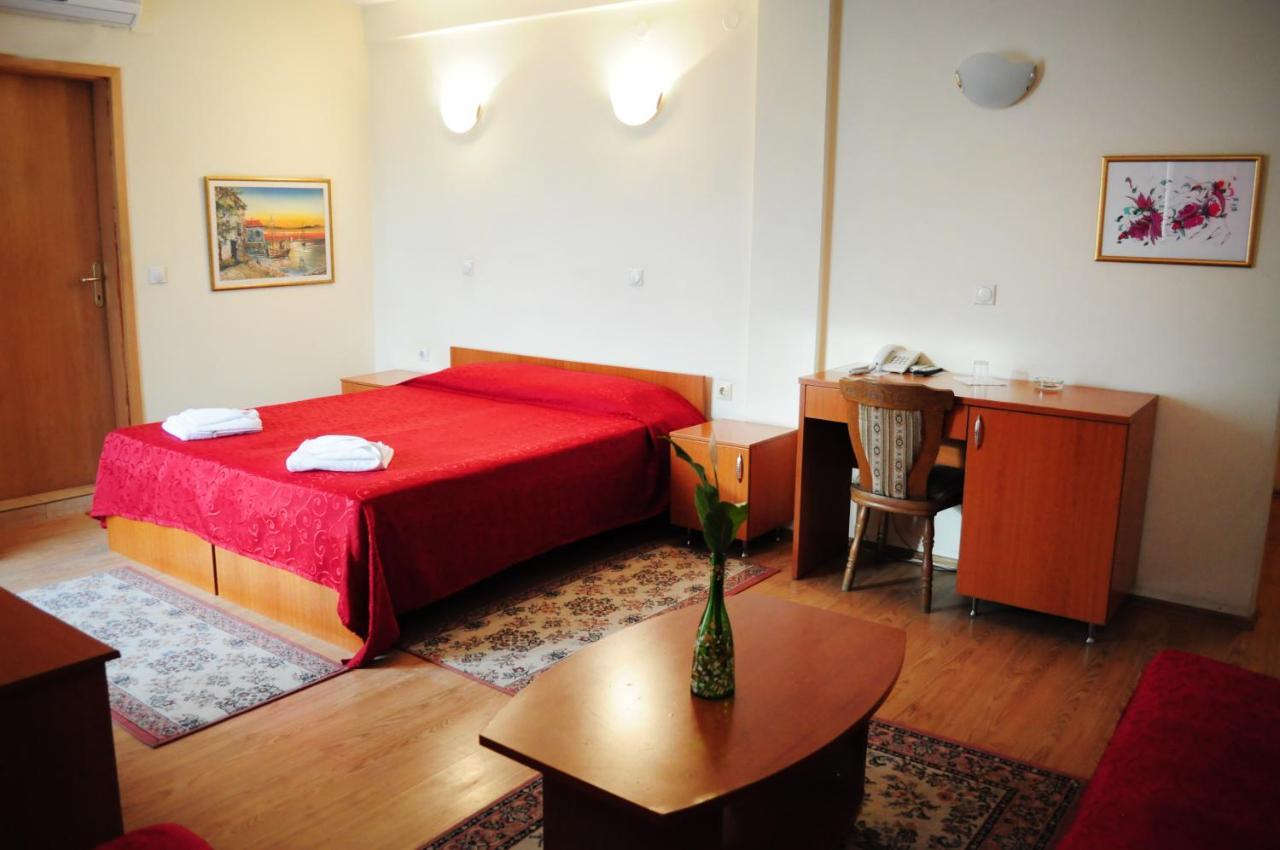 Vip Hotel Skopje - New Management Exteriör bild