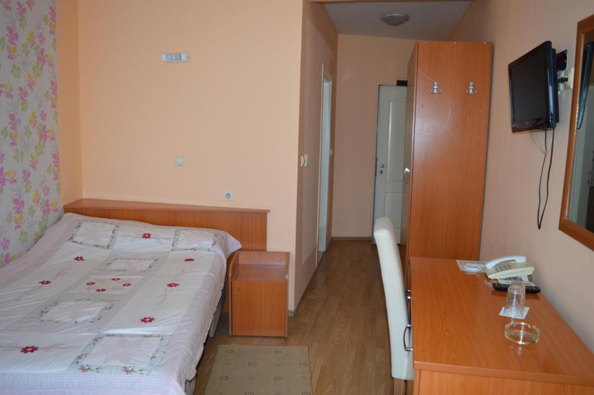 Vip Hotel Skopje - New Management Exteriör bild